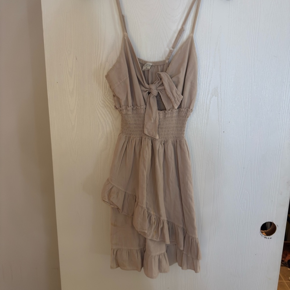Elegant Beige Sleeveless Dress